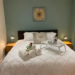 Modern, Centre, With Free Wifi, Gym Access, Netflix - West One Apartment